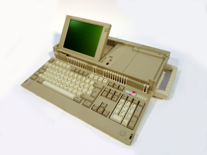 ordenador portatil amstrad 20x50x40 cerrado 50x23x10 (55eu.) 1u